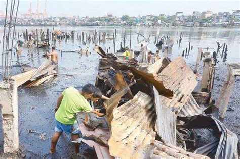 Tondo fire leaves 760 homeless .